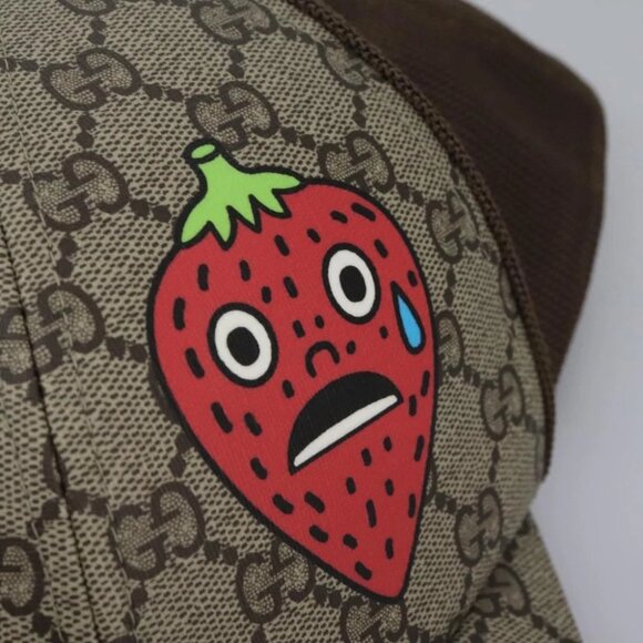 GUCCI GG Supreme Strawberry baseball Cap PVC XL Beige 700665 Auth am7681V - Picture 2 of 16